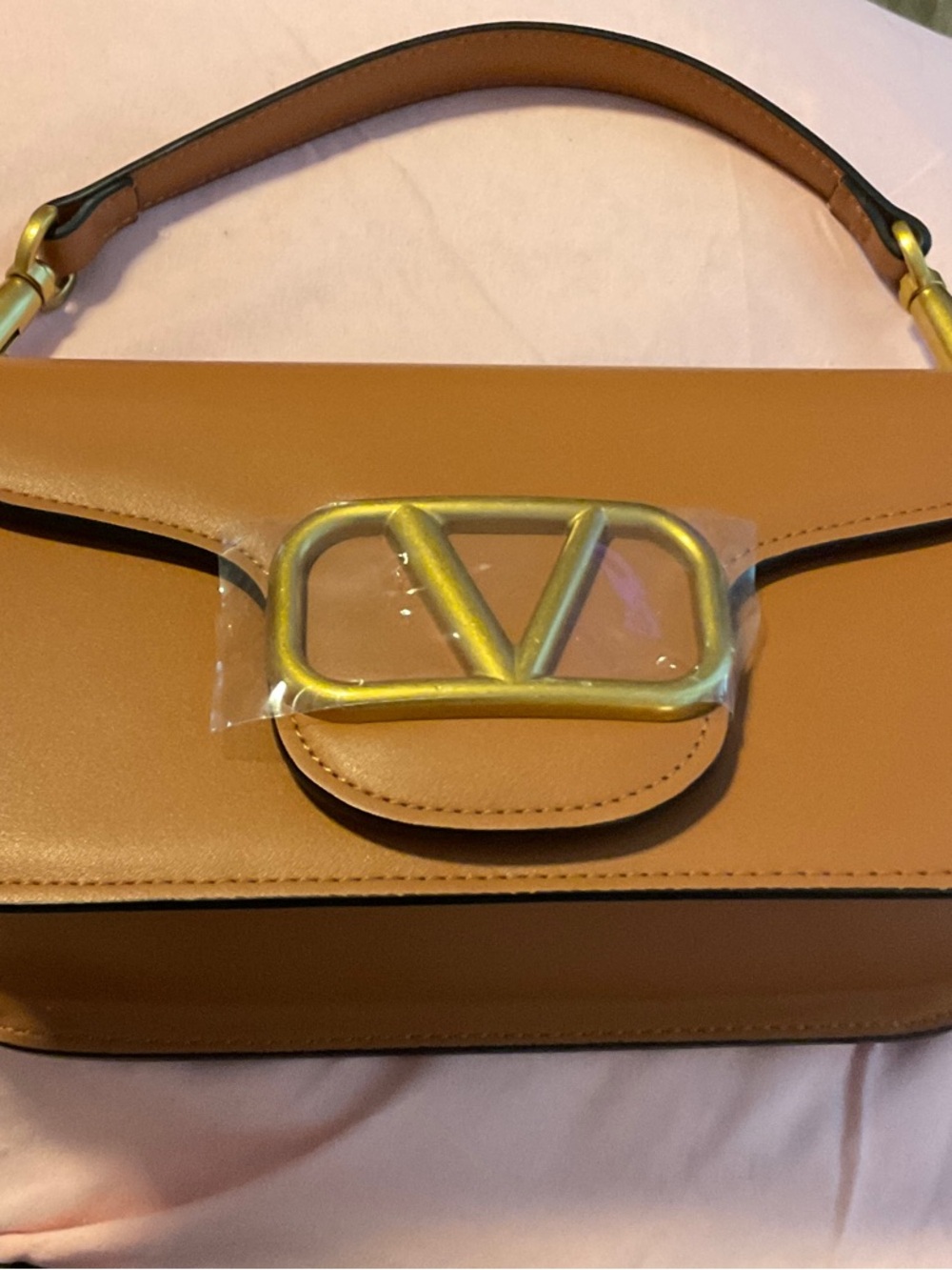 Chic Tan Structured Crossbody Bag Gold Chain Strap Turn Lock Style 9x6 NWT - Picture 4 of 4